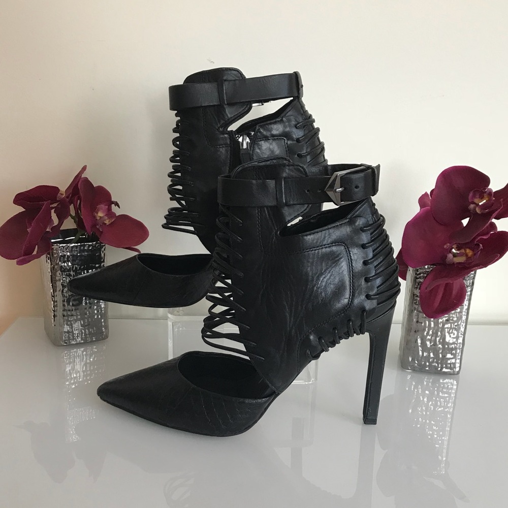 Dolce Vita Lace Pump